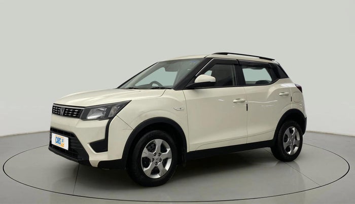 2023 Mahindra XUV300 W6 1.2 PETROL AMT, Petrol, Automatic, 10,788 km, Left Front Diagonal