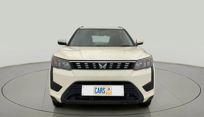 2023 Mahindra XUV300 W6 1.2 PETROL AMT, Petrol, Automatic, 10,788 km, Front