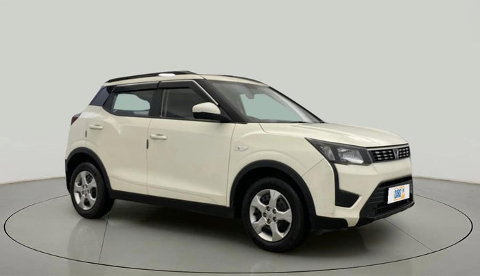 2023 Mahindra XUV300 W6 1.2 PETROL AMT, Petrol, Automatic, 10,788 km, Right Front Diagonal