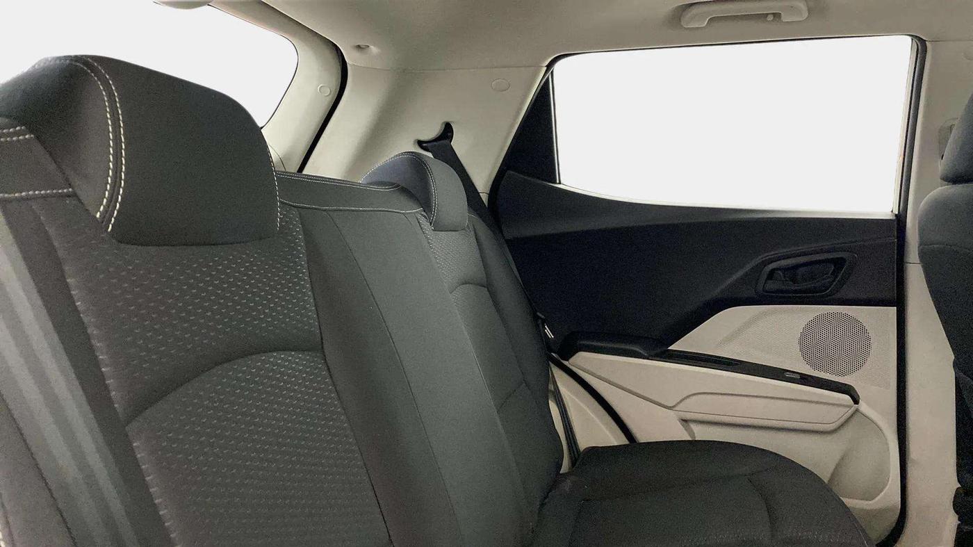 2023 Mahindra XUV300 W6 1.2 PETROL AMT, Petrol, Automatic, 10,788 km, Right Side Rear Door Cabin