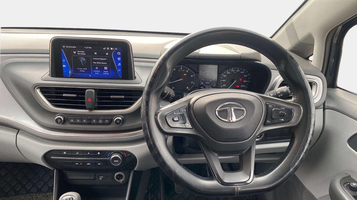 2020 Tata ALTROZ XT PETROL, Petrol, Manual, 55,476 km, Steering Wheel Close Up