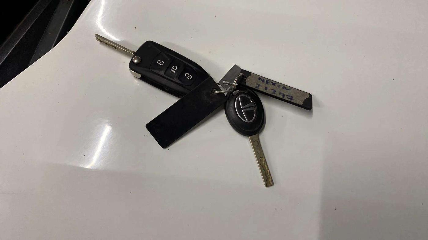 2021 Tata NEXON XMA PETROL, Petrol, Automatic, 16,151 km, Key Close Up