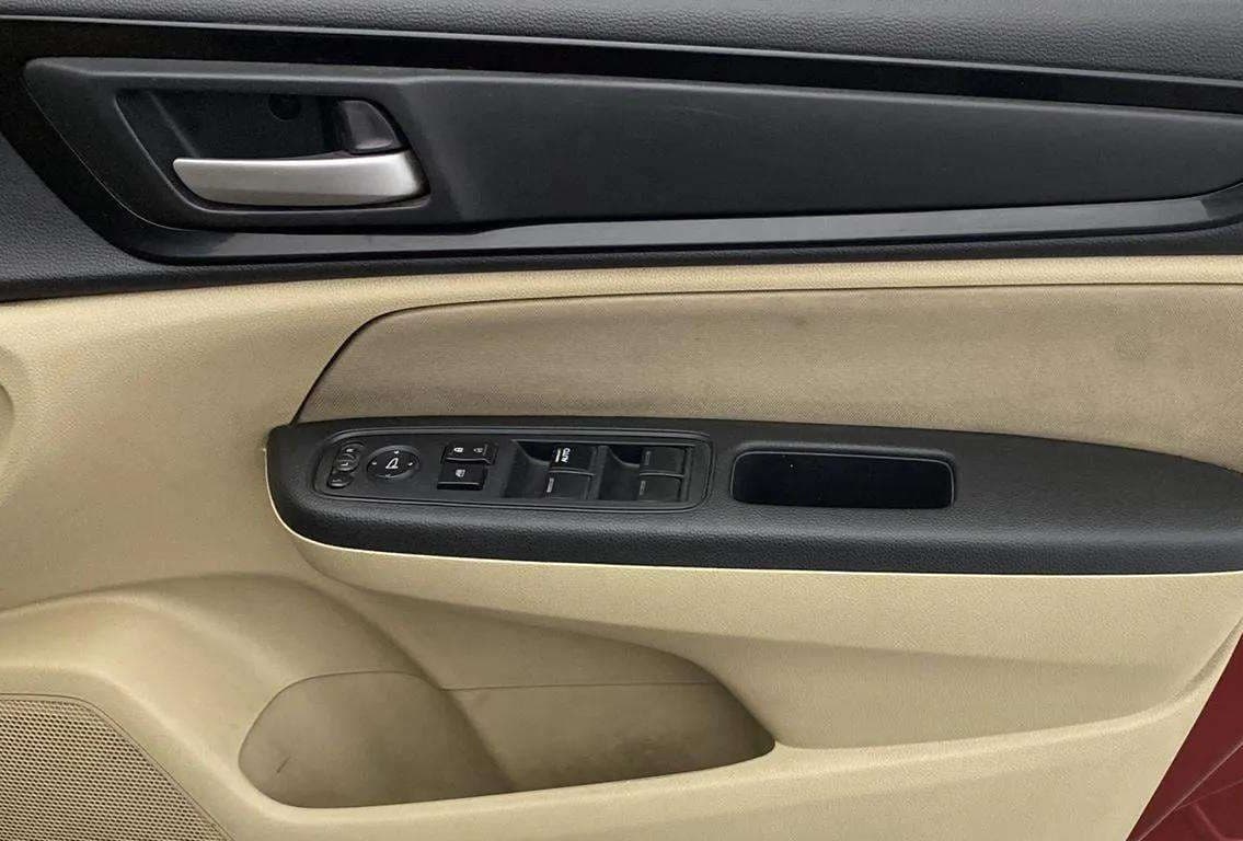 2019 Honda Amaze 1.2L I-VTEC S, CNG, Manual, 48,673 km, Driver Side Door Panels Control