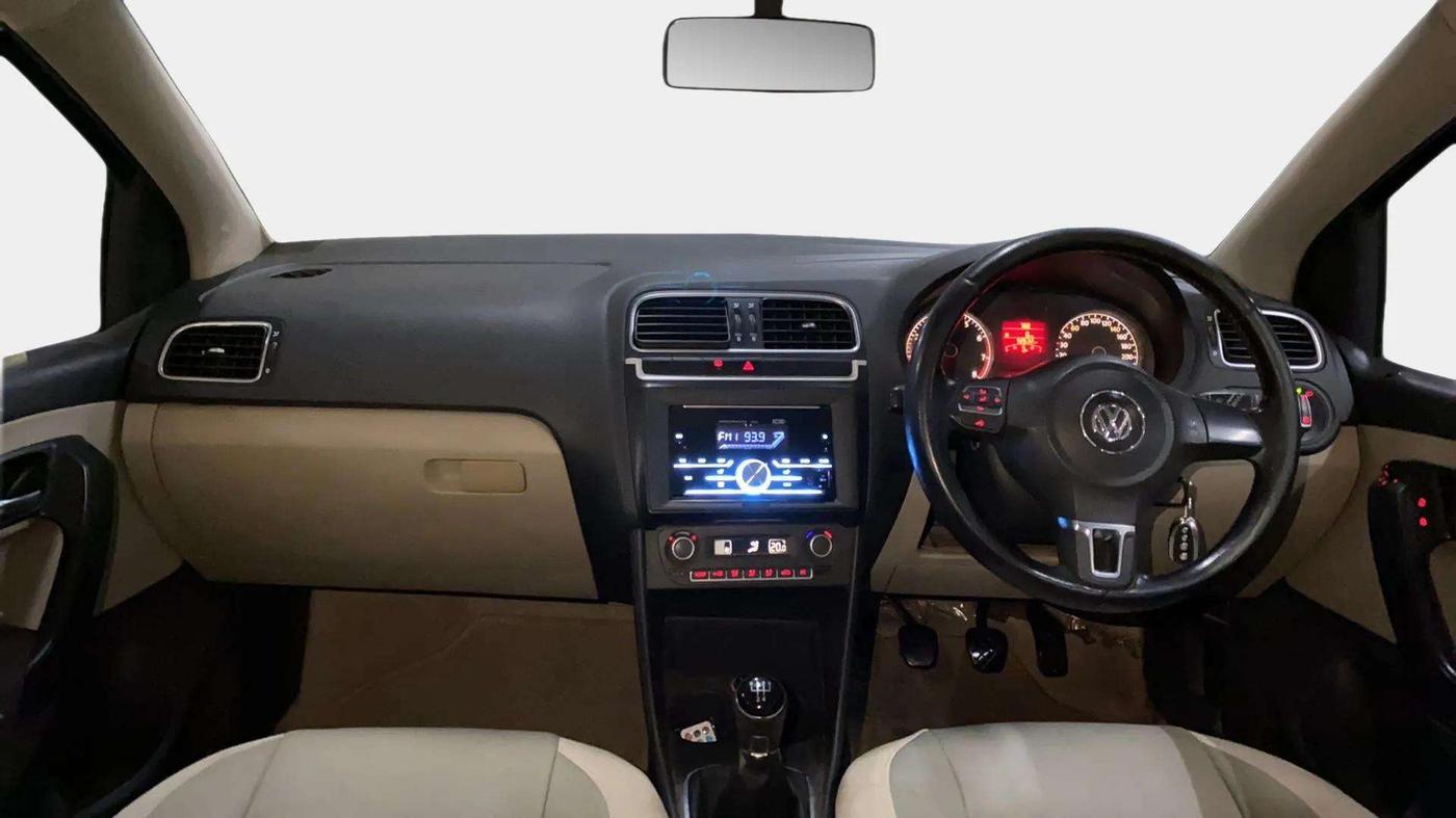 2013 Volkswagen Polo HIGHLINE1.2L, Petrol, Manual, 92,866 km, Dashboard