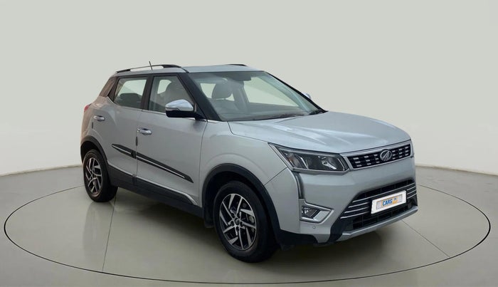 2022 Mahindra XUV300 W8 (O) 1.2 PETROL, Petrol, Manual, 12,800 km, Right Front Diagonal