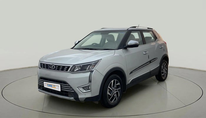 2022 Mahindra XUV300 W8 (O) 1.2 PETROL, Petrol, Manual, 12,800 km, Left Front Diagonal