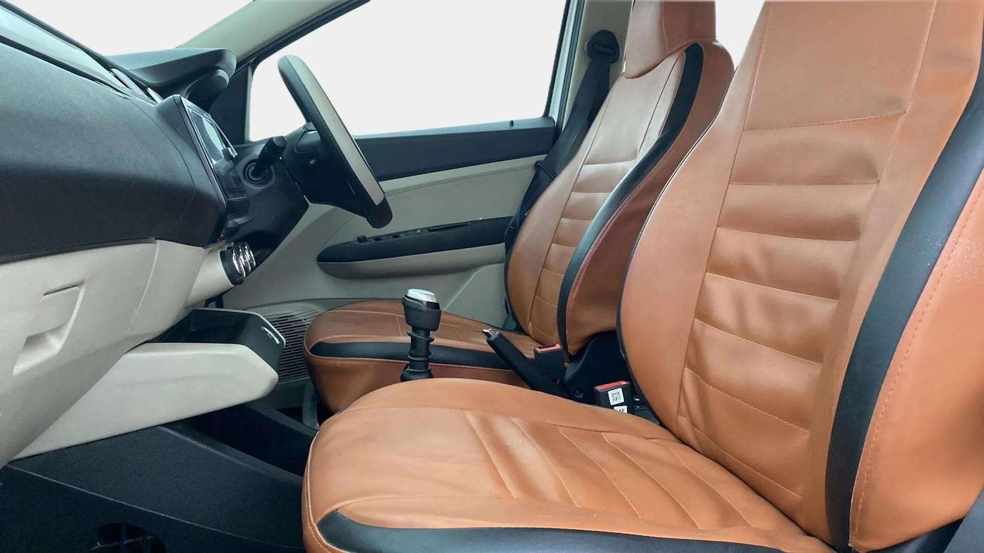 2019 Renault TRIBER RXZ, Petrol, Manual, 20,194 km, Right Side Front Door Cabin
