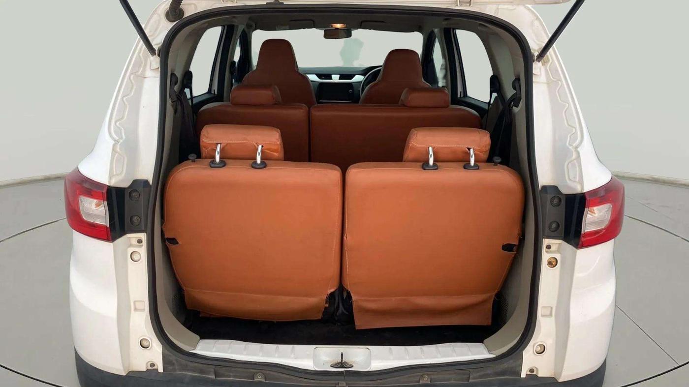 2019 Renault TRIBER RXZ, Petrol, Manual, 20,194 km, Boot Inside