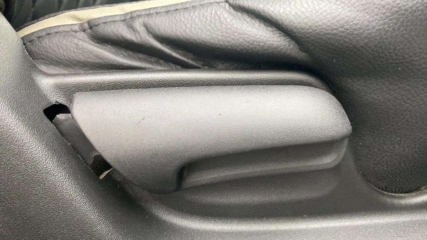 2013 Maruti Swift VXI, Petrol, Manual, 56,768 km, Driver Side Adjustment Panel