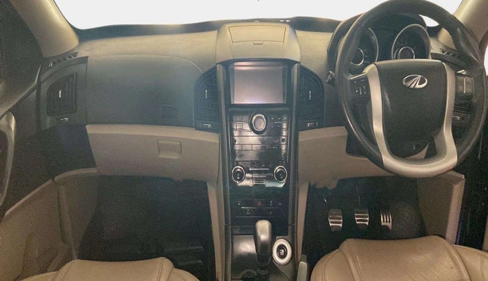 2017 Mahindra XUV500 W10 1.99, Diesel, Manual, 74,877 km, Dashboard