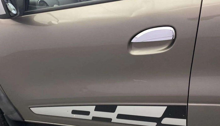 2016 Renault Kwid RXT 1.0, Petrol, Manual, 29,679 km, Front passenger door - Slightly dented