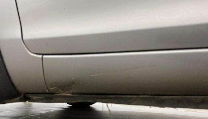 2014 Maruti Swift LXI, Petrol, Manual, 40,970 km, Left running board - Slightly dented