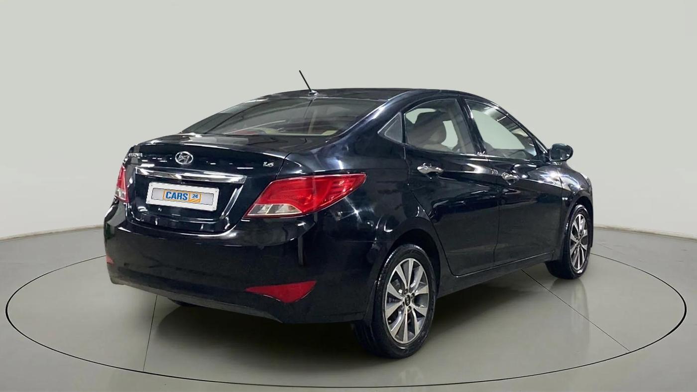2015 Hyundai Verna FLUIDIC 4S 1.6 VTVT S(O), Petrol, Manual, 38,309 km, Right Back Diagonal