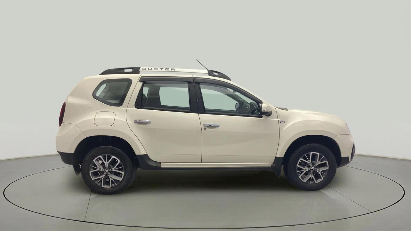 2020 Renault Duster RXZ 1.5 PETROL MT, Petrol, Manual, 31,565 km, Right Side View