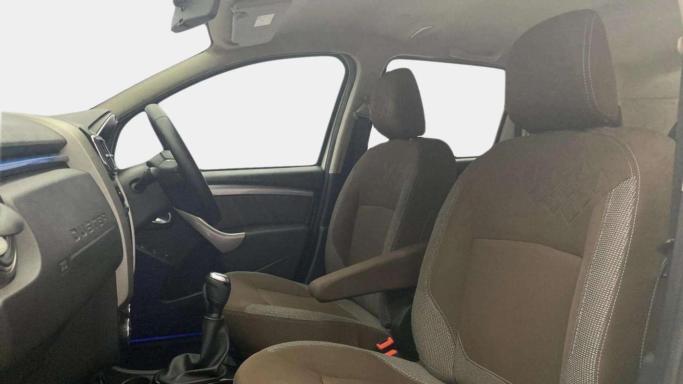 2020 Renault Duster RXZ 1.5 PETROL MT, Petrol, Manual, 31,565 km, Right Side Front Door Cabin