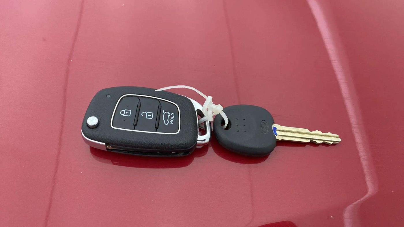 2017 Hyundai Elite i20 SPORTZ 1.2, Petrol, Manual, 18,543 km, Key Close Up