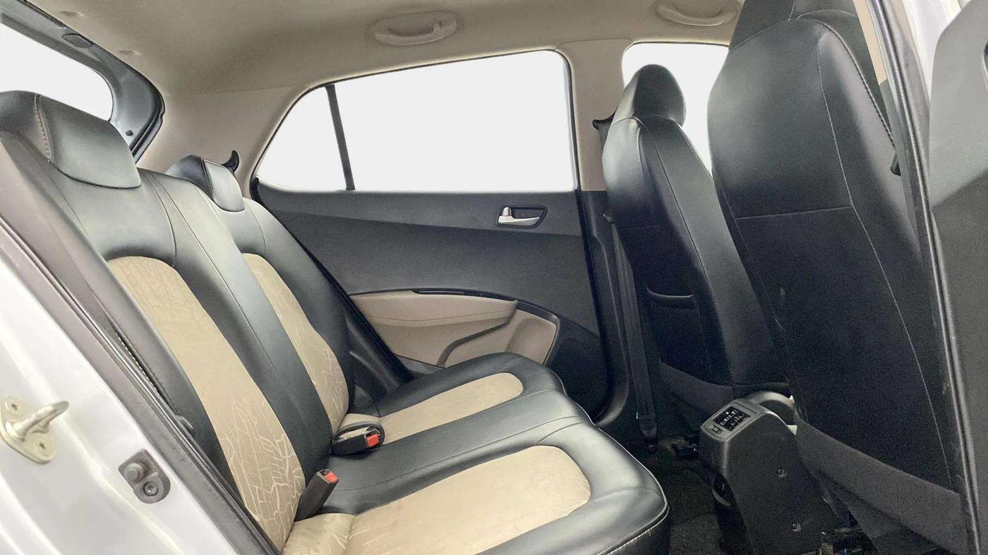 2019 Hyundai Grand i10 SPORTZ 1.2 KAPPA VTVT, Petrol, Manual, 36,121 km, Right Side Rear Door Cabin