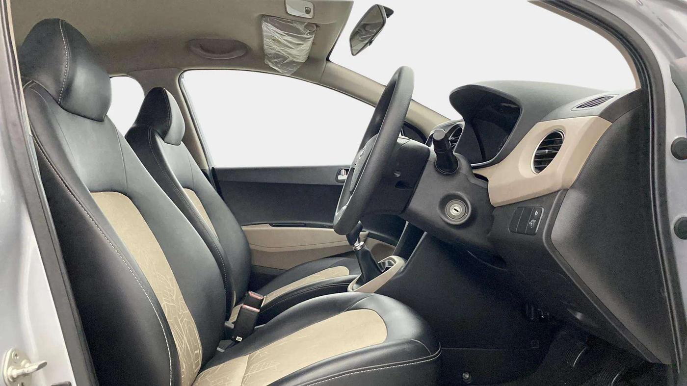 2019 Hyundai Grand i10 SPORTZ 1.2 KAPPA VTVT, Petrol, Manual, 36,121 km, Right Side Front Door Cabin
