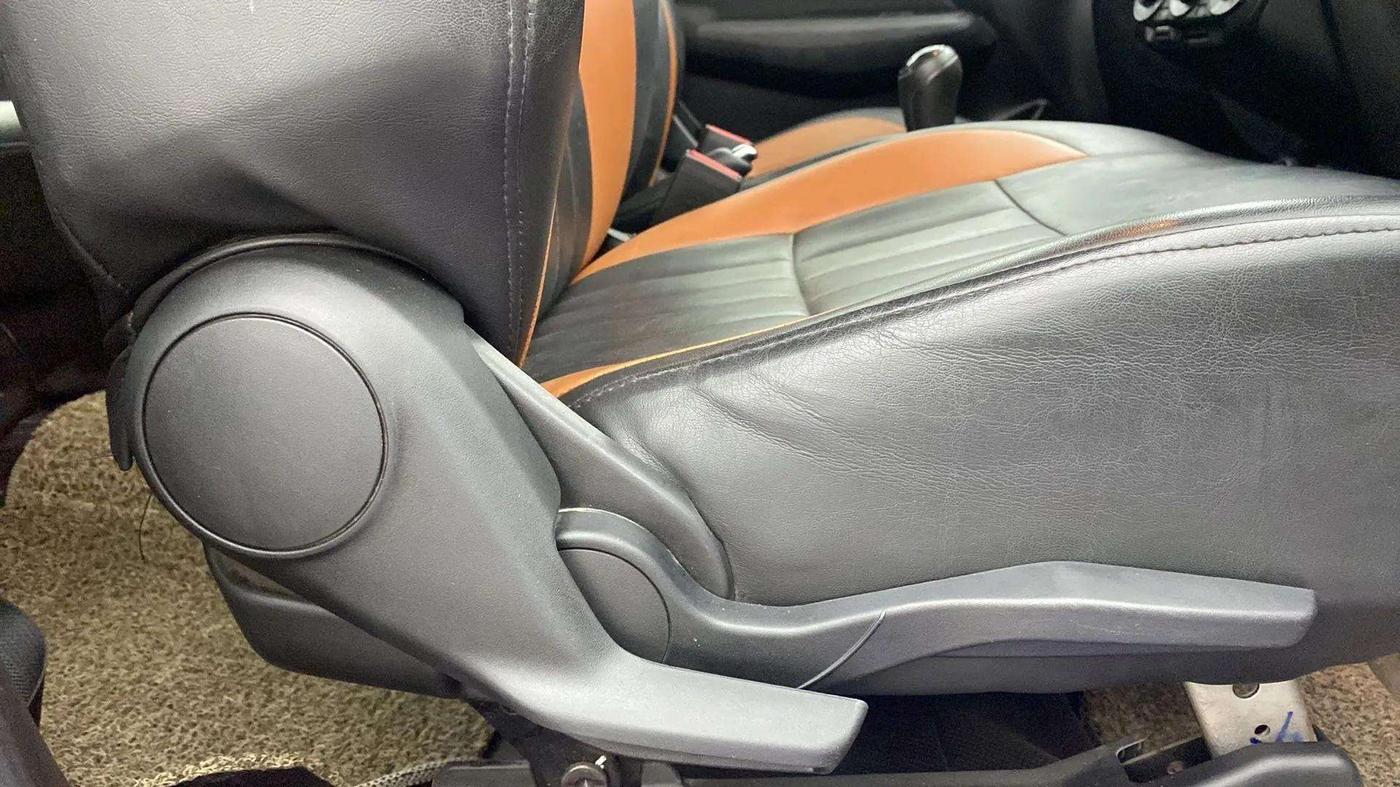 2019 Maruti Swift VXI, Petrol, Manual, 34,705 km, Driver Side Adjustment Panel