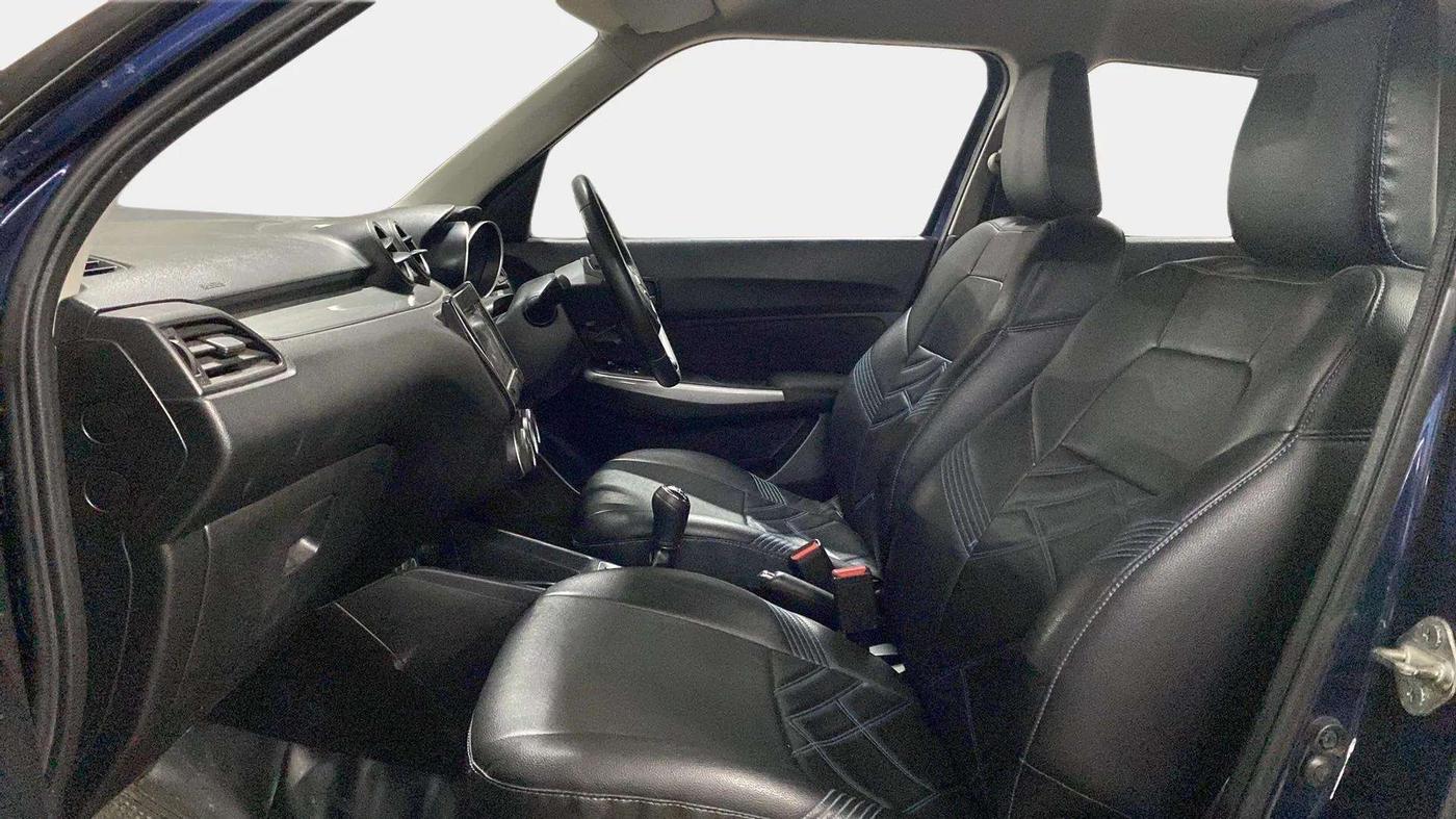 2019 Maruti Swift ZXI PLUS, Petrol, Manual, 35,571 km, Right Side Front Door Cabin