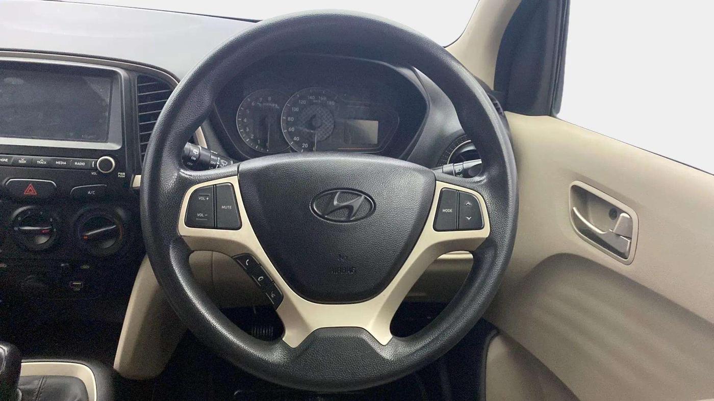 2019 Hyundai NEW SANTRO ASTA MT, CNG, Manual, 30,686 km, Steering Wheel Close Up