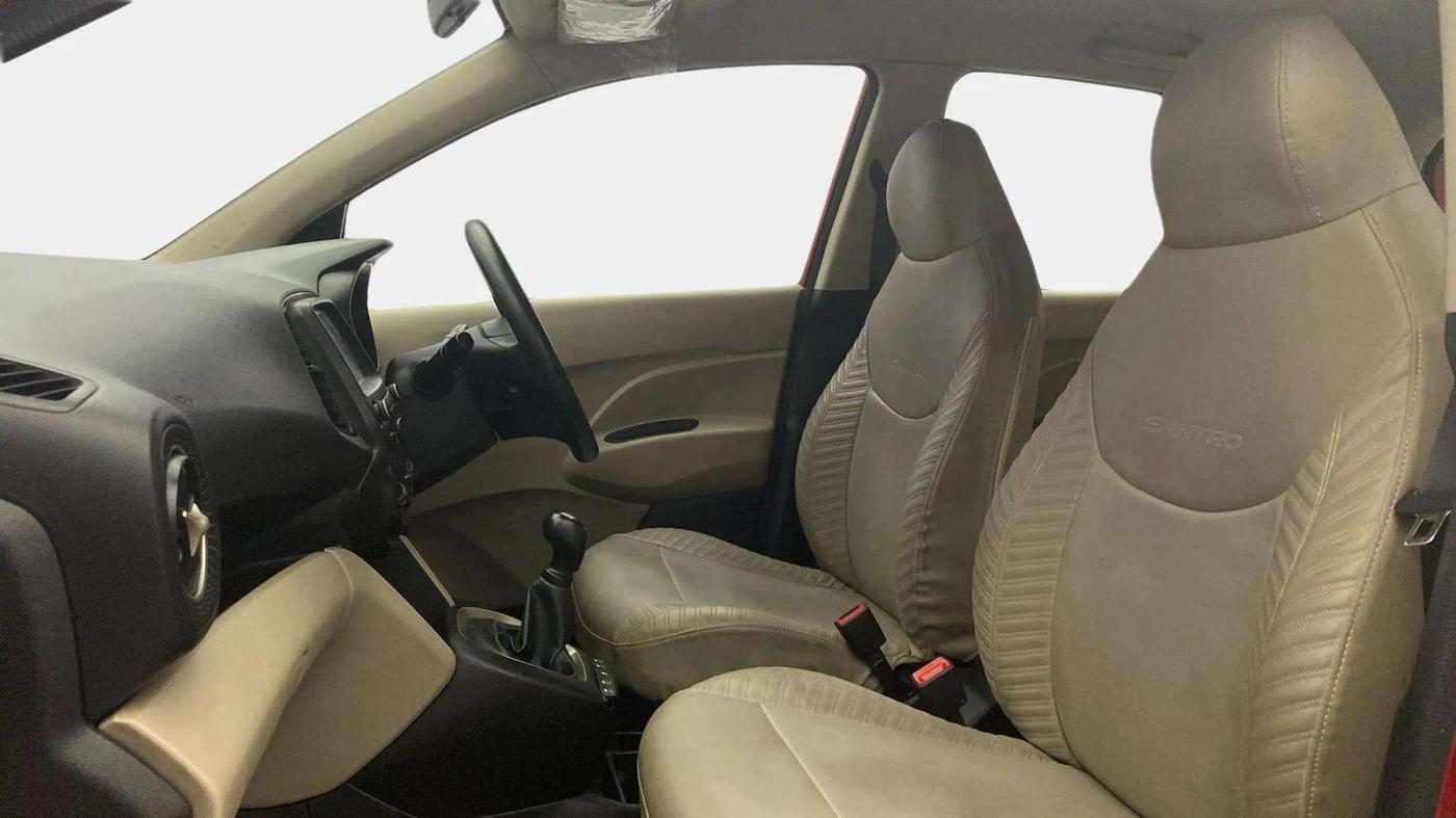 2019 Hyundai NEW SANTRO ASTA MT, CNG, Manual, 30,686 km, Right Side Front Door Cabin