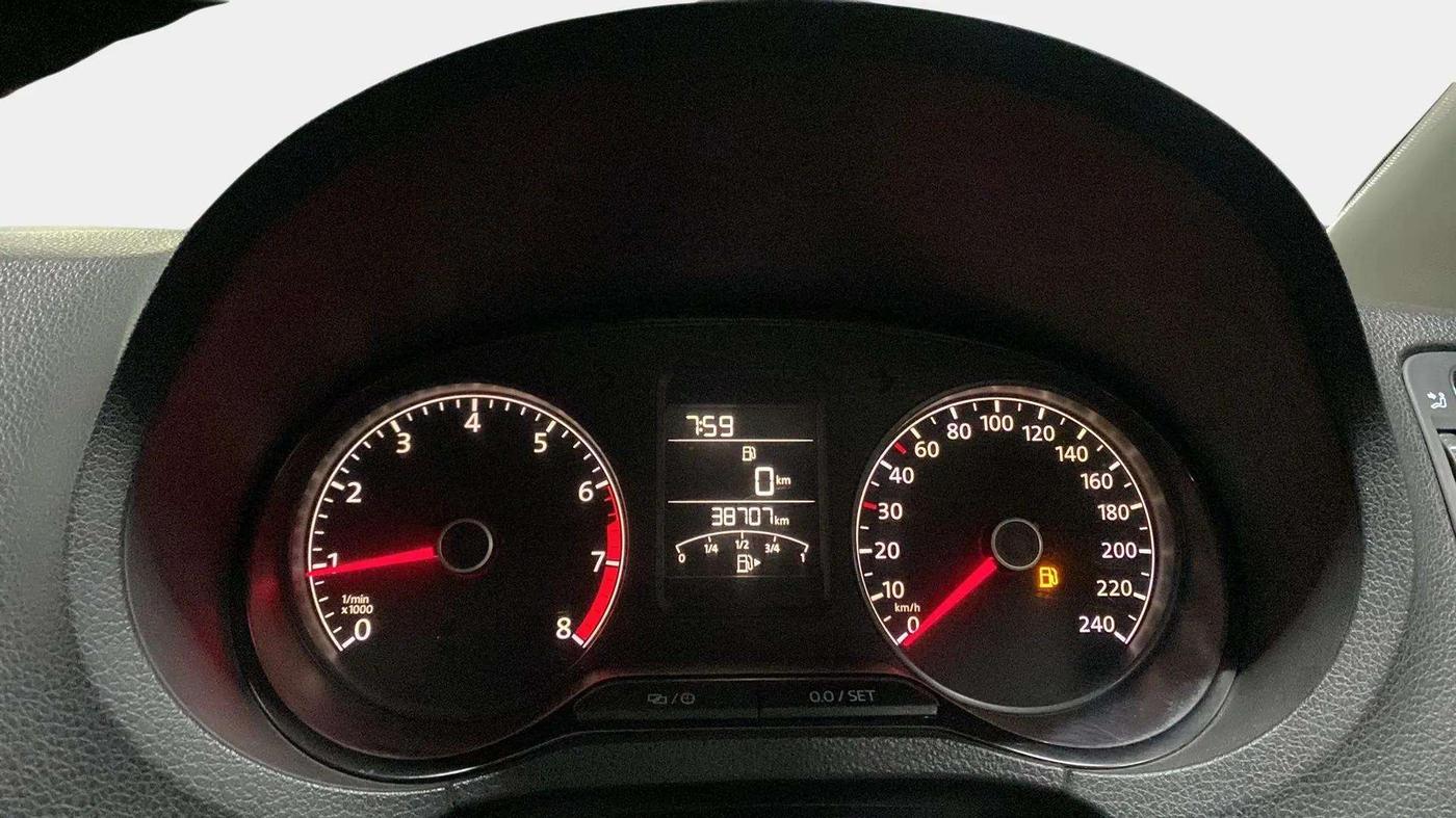2015 Volkswagen Polo COMFORTLINE 1.2L, Petrol, Manual, 38,823 km, Odometer Image