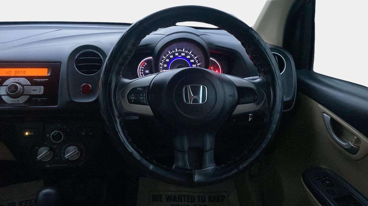 2015 Honda Brio VX AT, Petrol, Automatic, 57,858 km, Steering Wheel Close Up