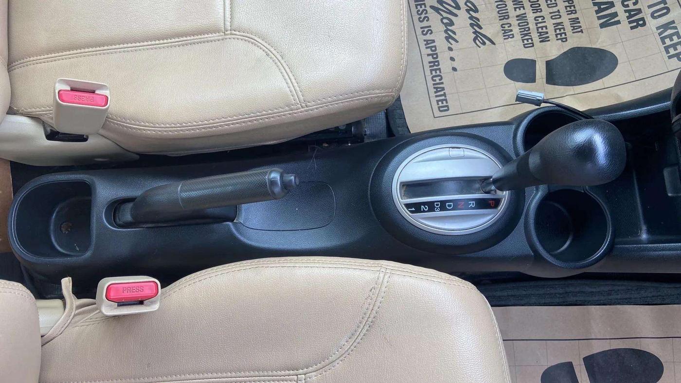 2015 Honda Brio VX AT, Petrol, Automatic, 57,858 km, Gear Lever
