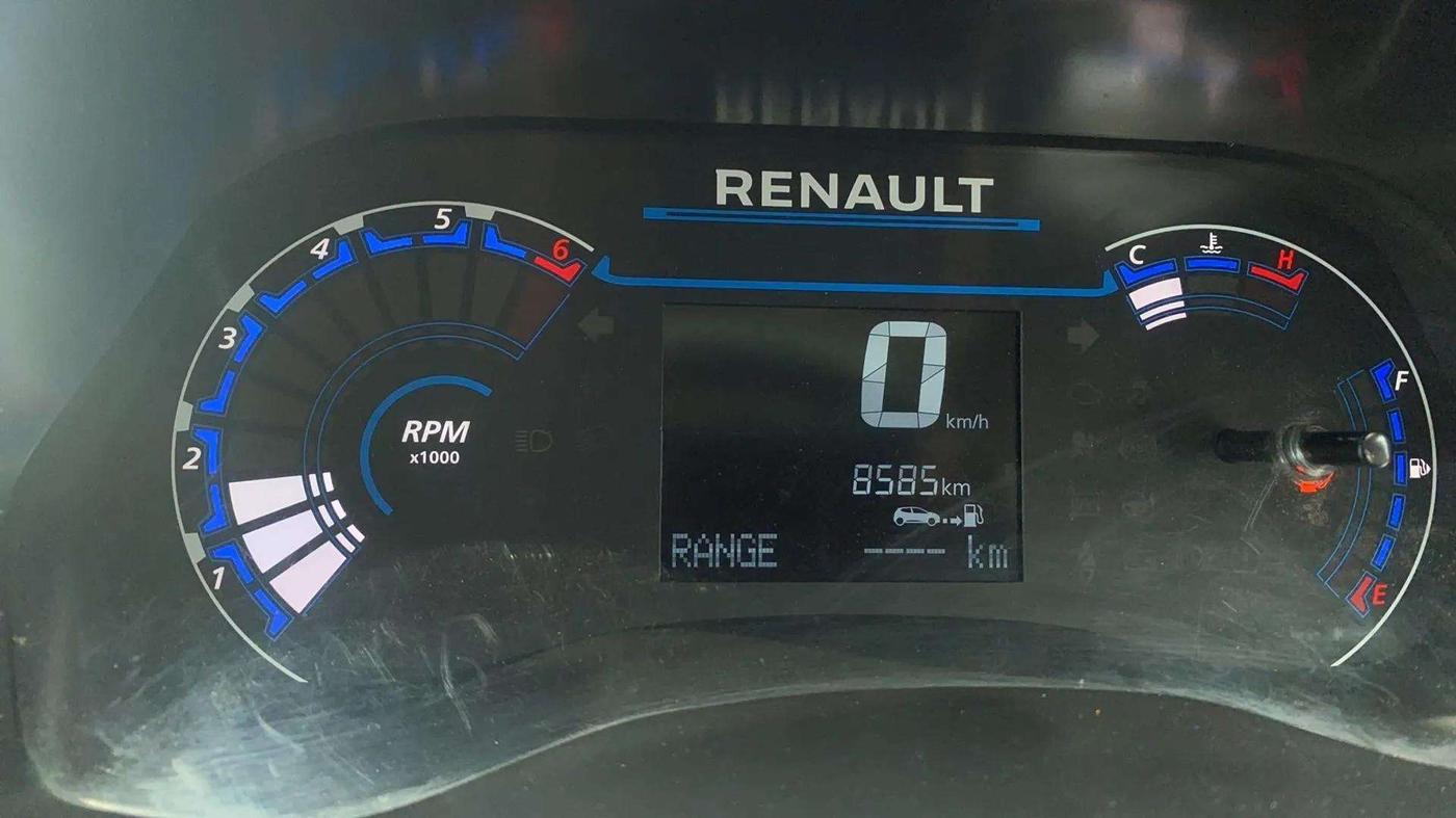 2023 Renault TRIBER RXZ, Petrol, Manual, 8,645 km, Odometer Image