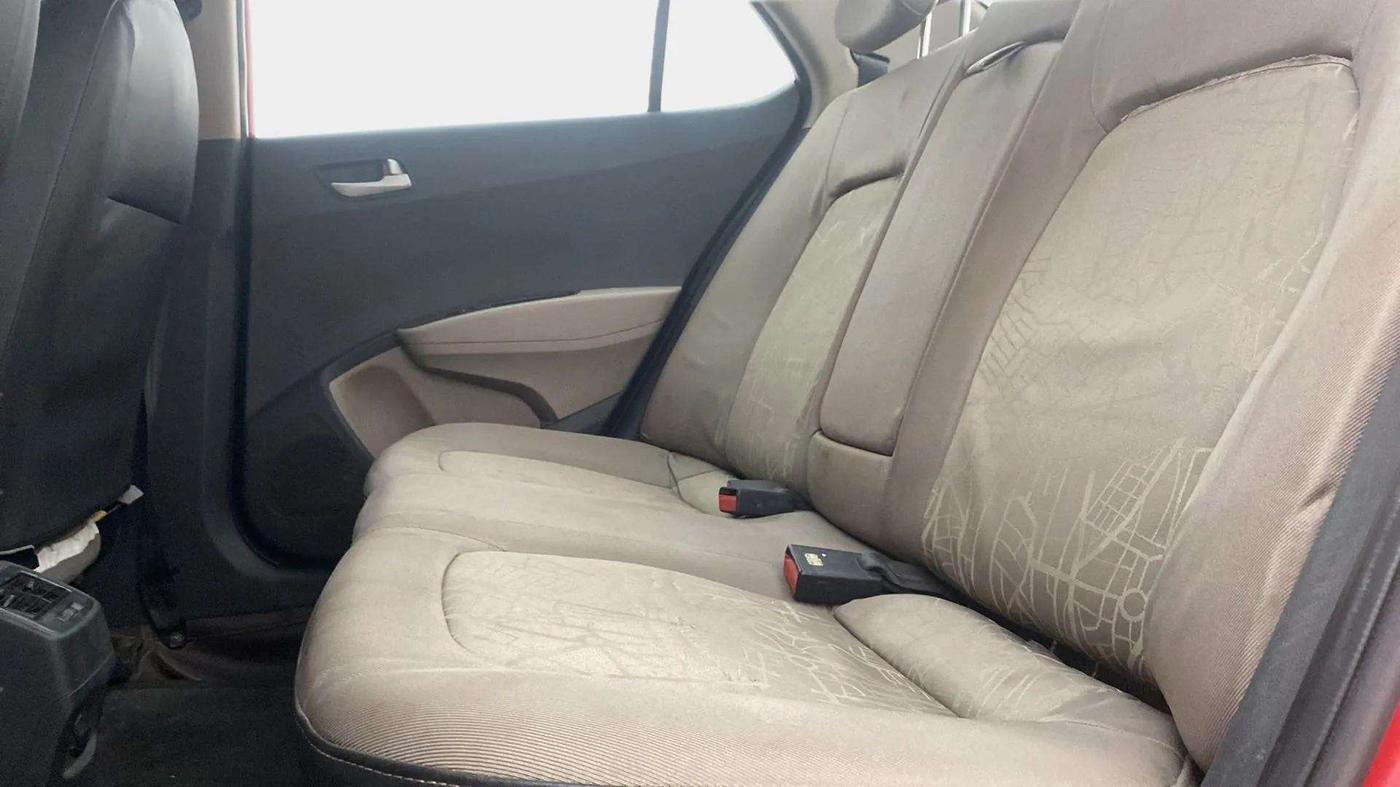 2014 Hyundai Xcent SX 1.2 (O), Petrol, Manual, 93,402 km, Right Side Rear Door Cabin