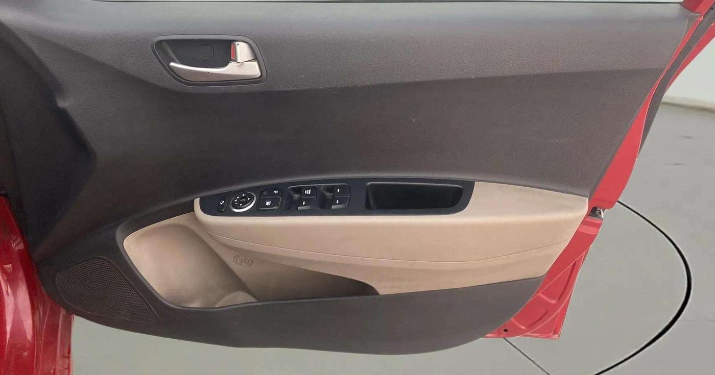 2014 Hyundai Xcent SX 1.2 (O), Petrol, Manual, 93,402 km, Driver Side Door Panels Control