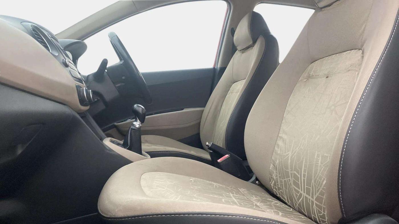 2014 Hyundai Xcent SX 1.2 (O), Petrol, Manual, 93,402 km, Right Side Front Door Cabin