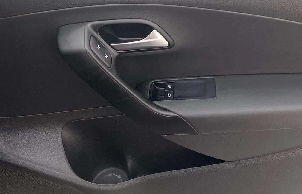 2015 Volkswagen Polo TRENDLINE 1.2L PETROL, Petrol, Manual, 36,214 km, Driver Side Door Panels Control