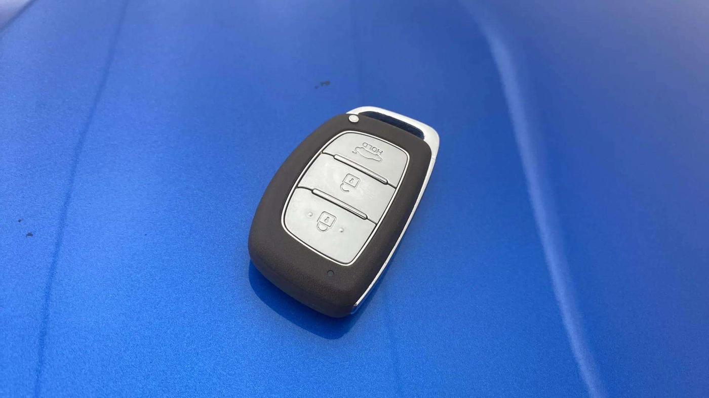 2017 Hyundai Xcent SX 1.2 (O), Petrol, Manual, 25,897 km, Key Close Up