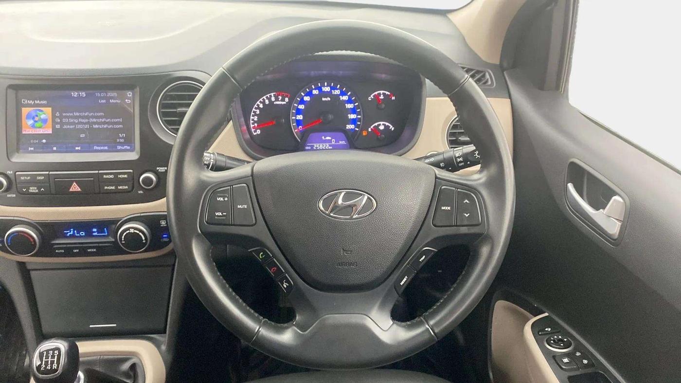 2017 Hyundai Xcent SX 1.2 (O), Petrol, Manual, 25,897 km, Steering Wheel Close Up