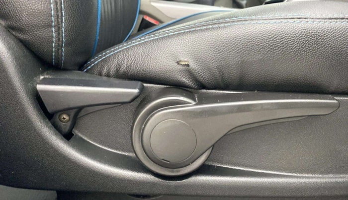 2018 Tata NEXON XZ PLUS PETROL, Petrol, Manual, 20,624 km, Driver Side Adjustment Panel