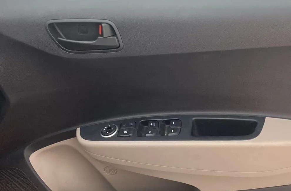 2017 Hyundai Grand i10 MAGNA 1.2 KAPPA VTVT, Petrol, Manual, 44,722 km, Driver Side Door Panels Control