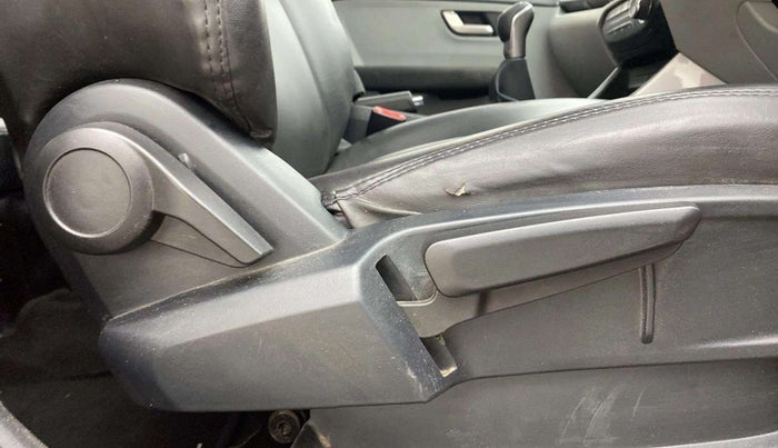 2020 Tata ALTROZ XZ PETROL, Petrol, Manual, 89,421 km, Driver Side Adjustment Panel