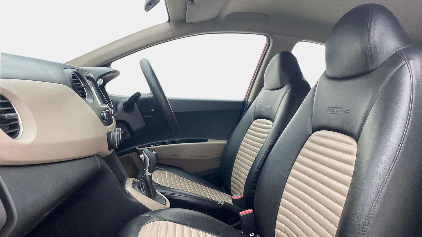 2018 Hyundai Grand i10 SPORTZ AT 1.2 KAPPA VTVT, Petrol, Automatic, 39,302 km, Right Side Front Door Cabin
