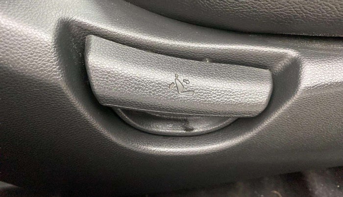 2018 Hyundai Grand i10 SPORTZ AT 1.2 KAPPA VTVT, Petrol, Automatic, 39,302 km, Driver Side Adjustment Panel