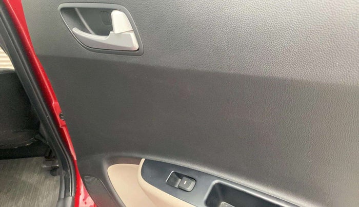 2018 Hyundai Grand i10 SPORTZ AT 1.2 KAPPA VTVT, Petrol, Automatic, 39,302 km, Right rear window switch / handle - Minor damage
