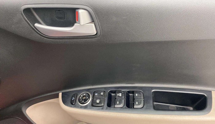 2018 Hyundai Grand i10 SPORTZ AT 1.2 KAPPA VTVT, Petrol, Automatic, 39,302 km, Driver Side Door Panels Control