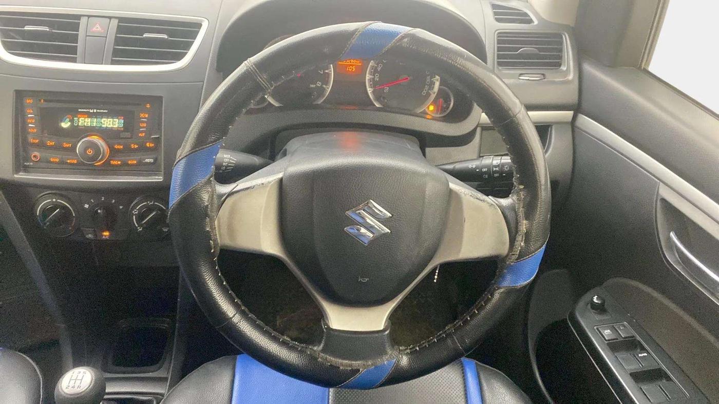 2014 Maruti Swift VXI, Petrol, Manual, 63,388 km, Steering Wheel Close Up