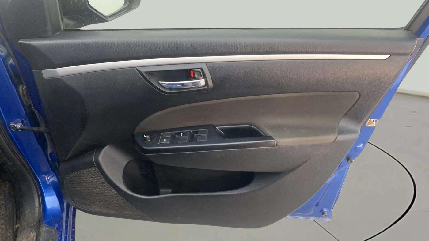 2014 Maruti Swift VXI, Petrol, Manual, 63,388 km, Driver Side Door Panels Control