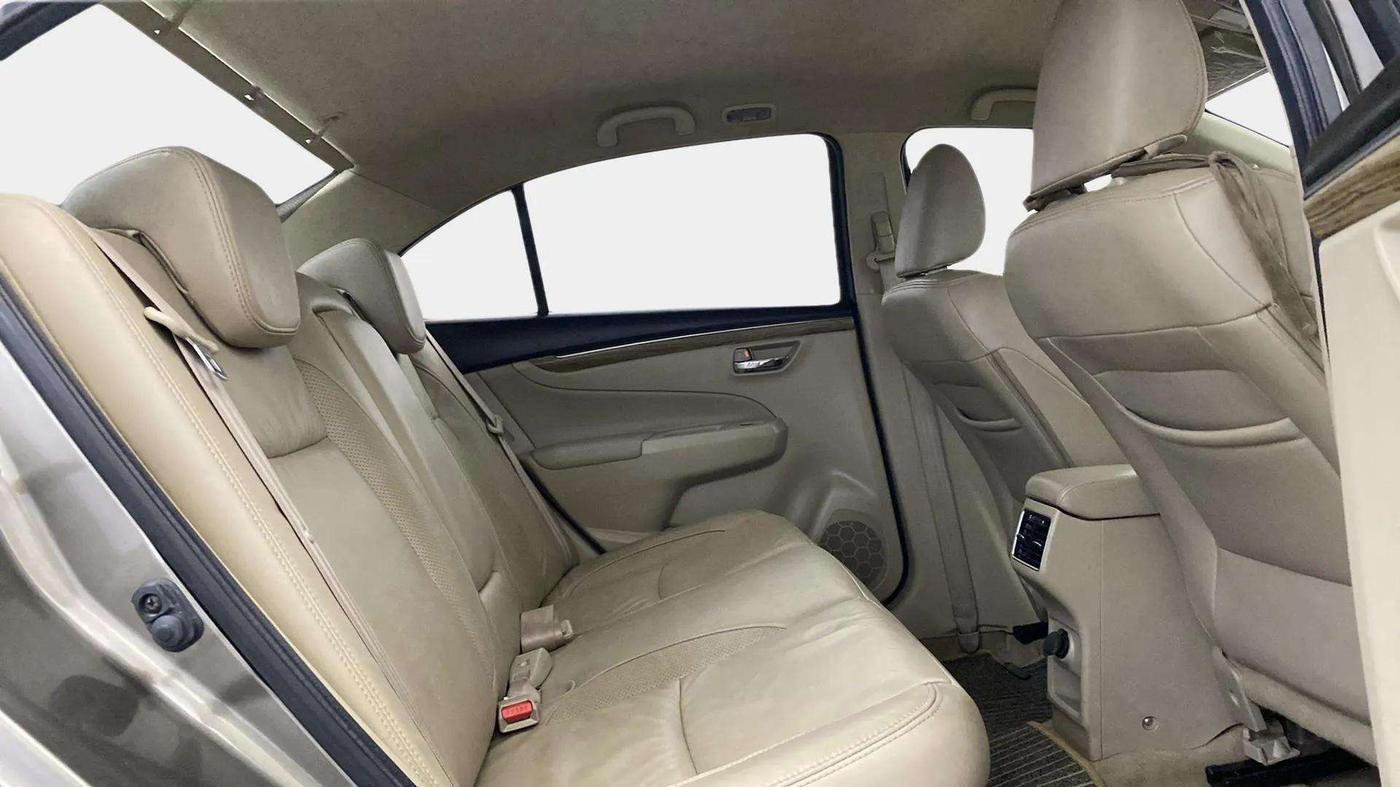 2019 Maruti Ciaz ALPHA 1.5 SHVS PETROL, Petrol, Manual, 46,415 km, Right Side Rear Door Cabin