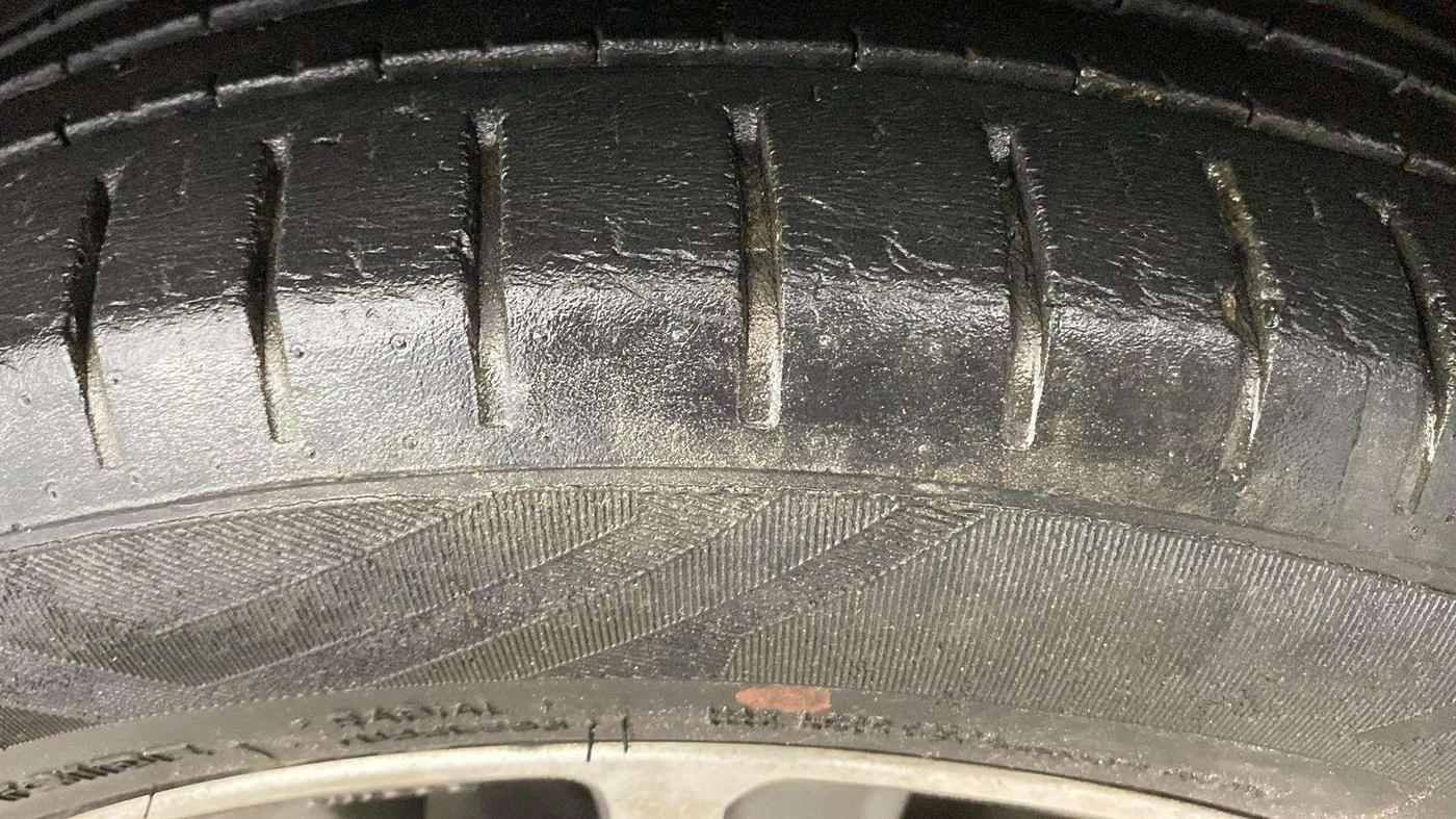 2019 Maruti Ciaz ALPHA 1.5 SHVS PETROL, Petrol, Manual, 46,415 km, Left Front Tyre Tread