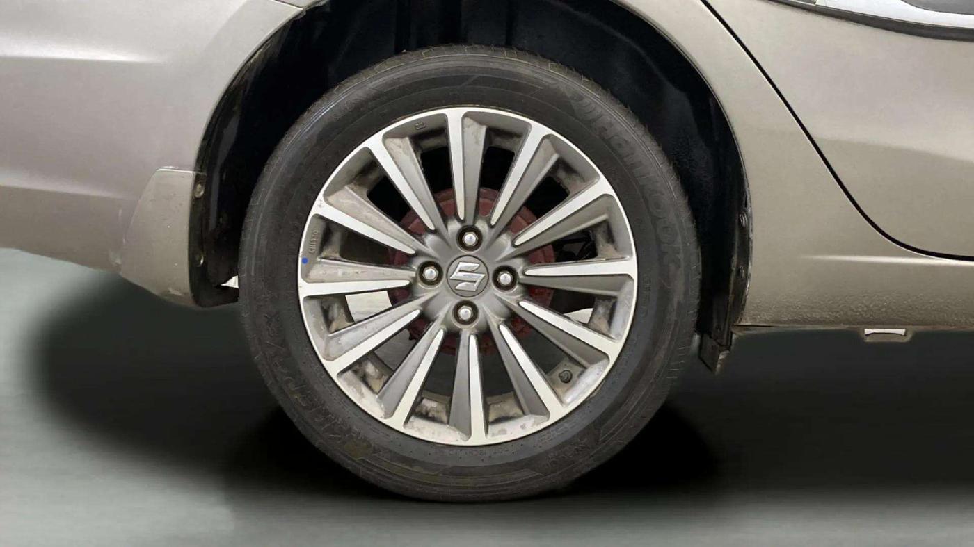 2019 Maruti Ciaz ALPHA 1.5 SHVS PETROL, Petrol, Manual, 46,415 km, Right Rear Wheel