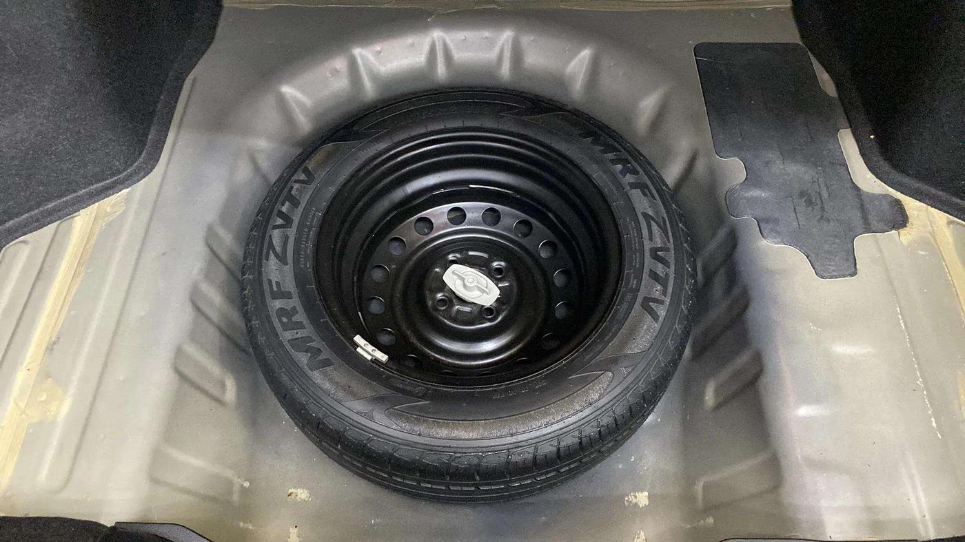2019 Maruti Ciaz ALPHA 1.5 SHVS PETROL, Petrol, Manual, 46,415 km, Spare Tyre