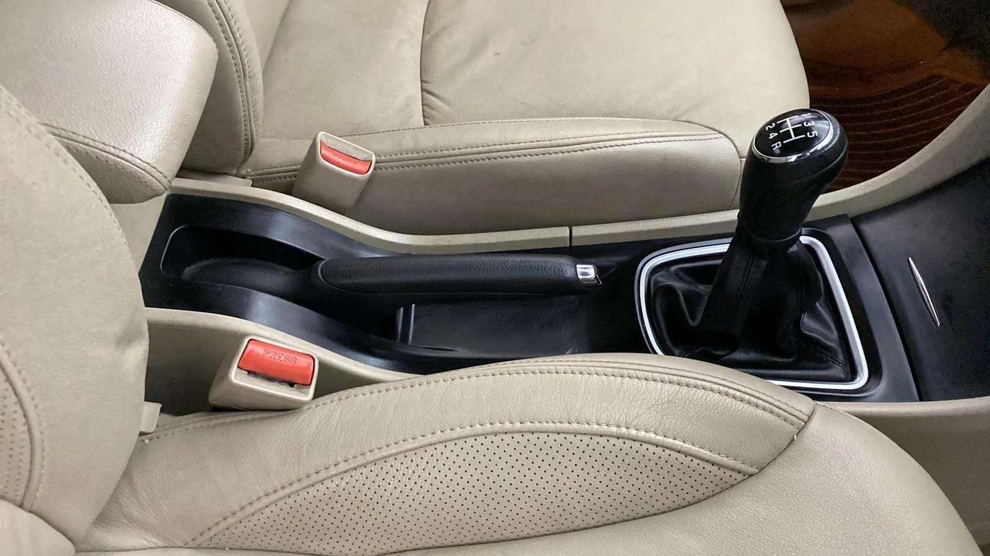 2019 Maruti Ciaz ALPHA 1.5 SHVS PETROL, Petrol, Manual, 46,415 km, Gear Lever